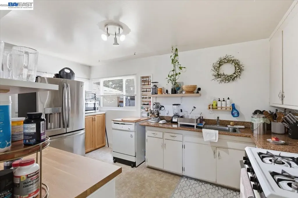 882 Tennyson Road Hayward CA 94544