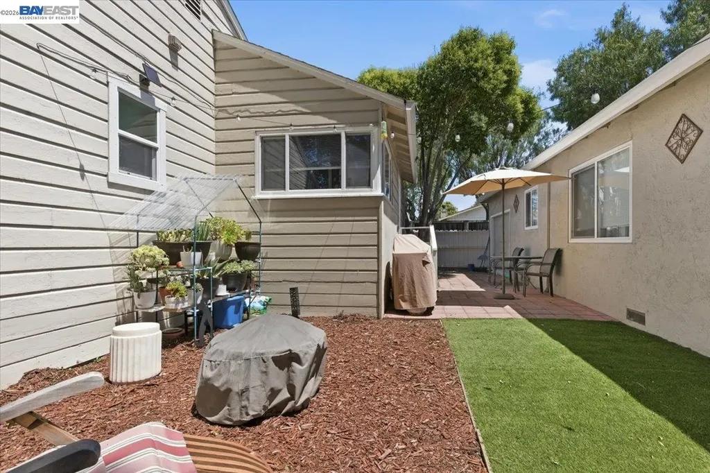 882 Tennyson Road Hayward CA 94544