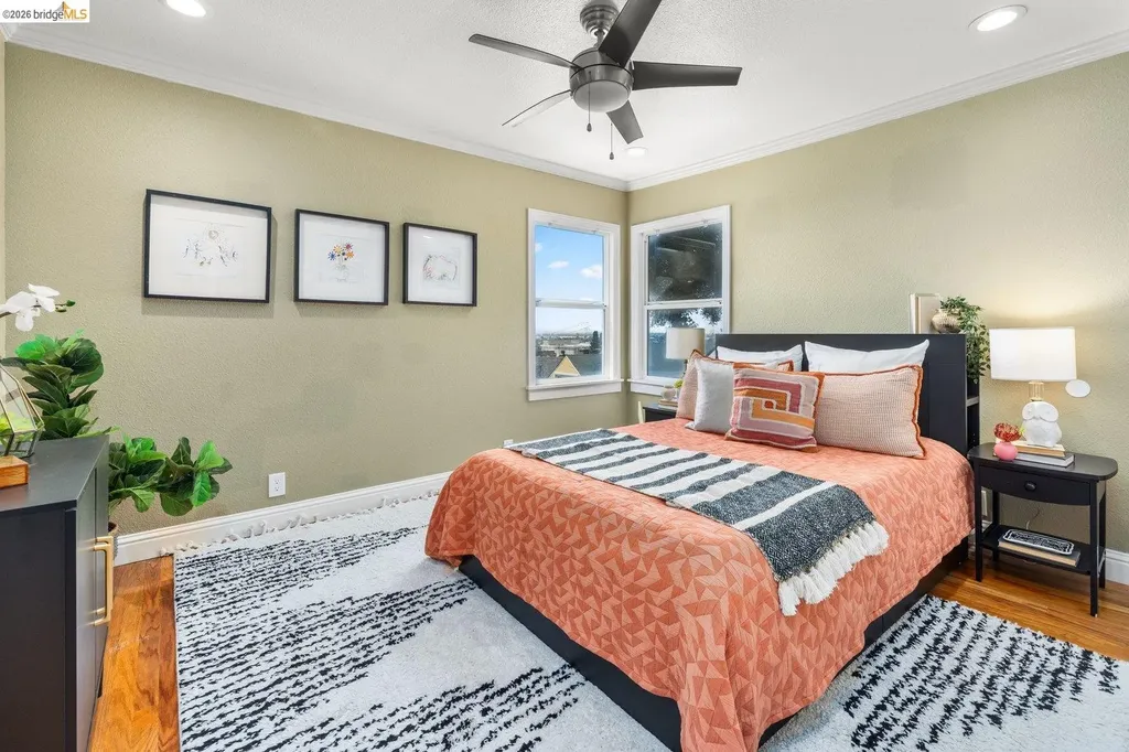 7523 Outlook Avenue Oakland CA 94605
