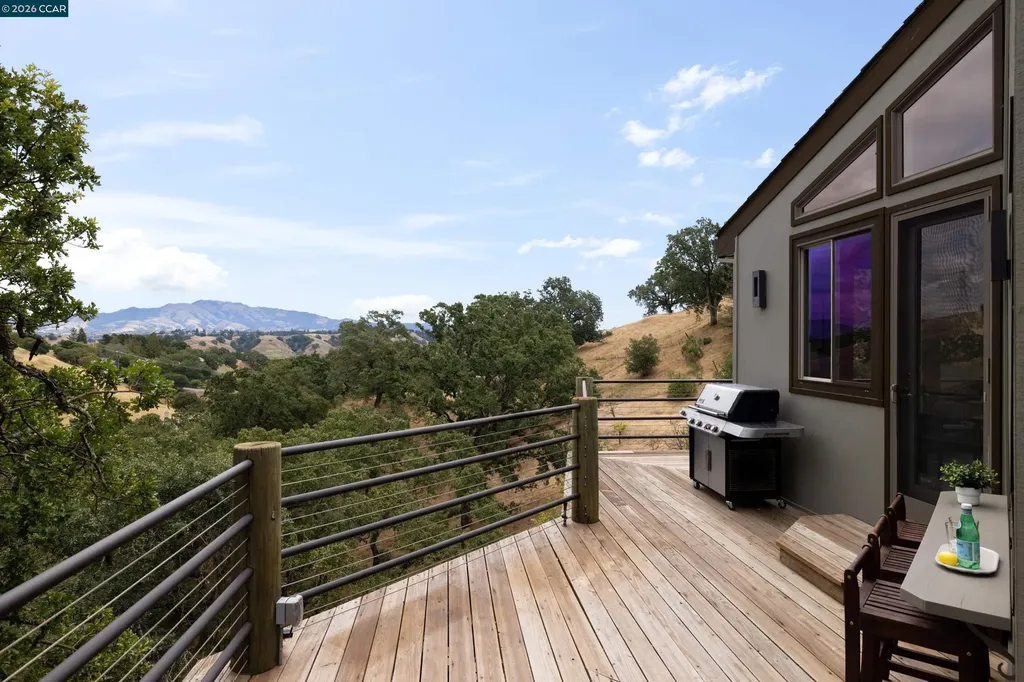 2 Leeward Glen Lafayette CA 94549