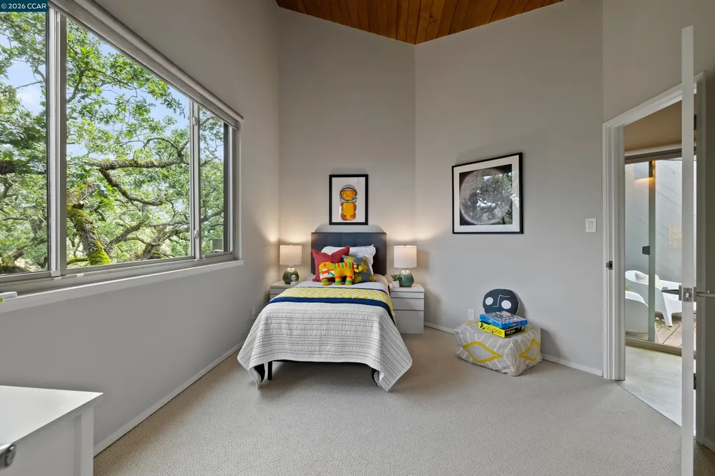 2 Leeward Glen Lafayette CA 94549