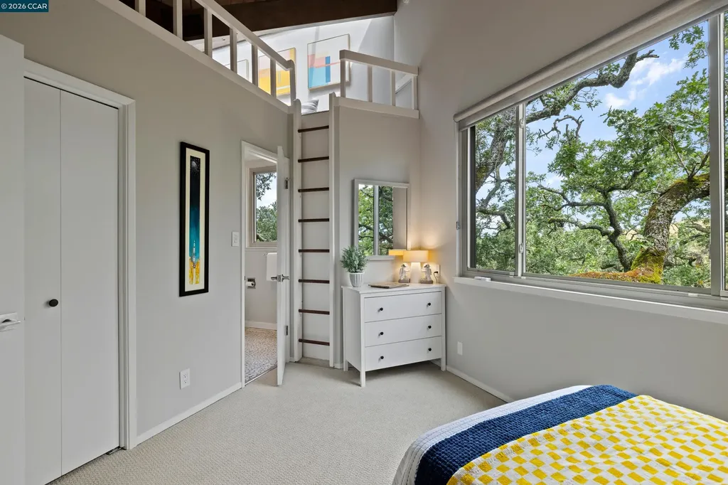 2 Leeward Glen Lafayette CA 94549