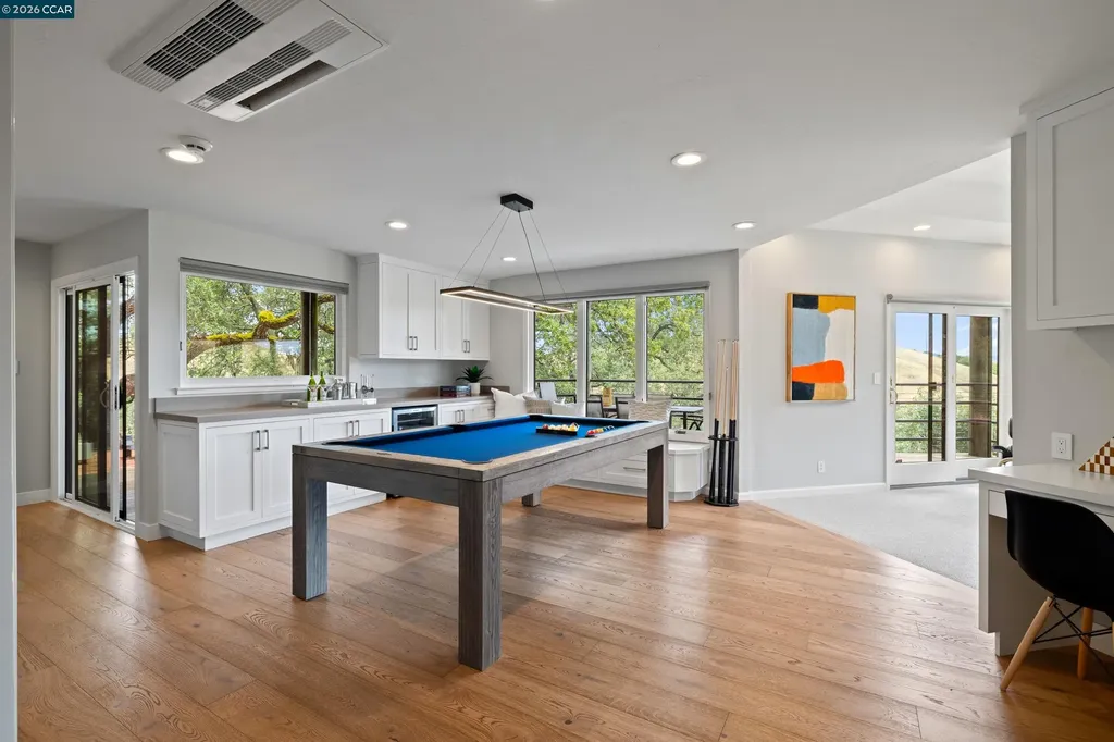 2 Leeward Glen Lafayette CA 94549