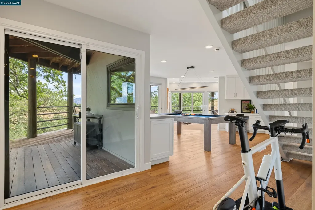 2 Leeward Glen Lafayette CA 94549