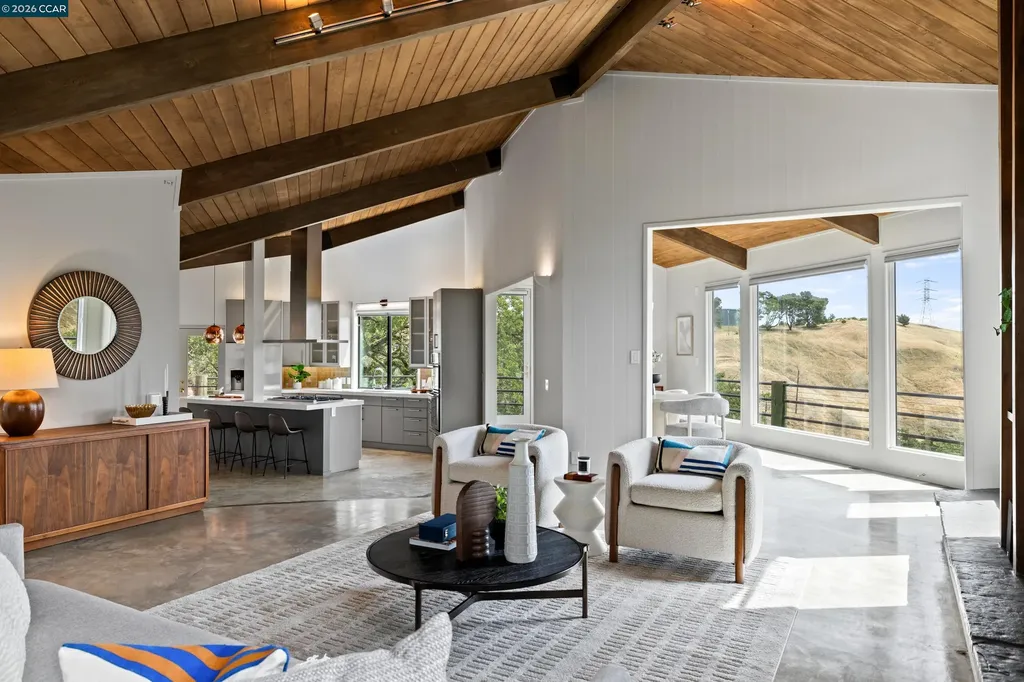 2 Leeward Glen Lafayette CA 94549