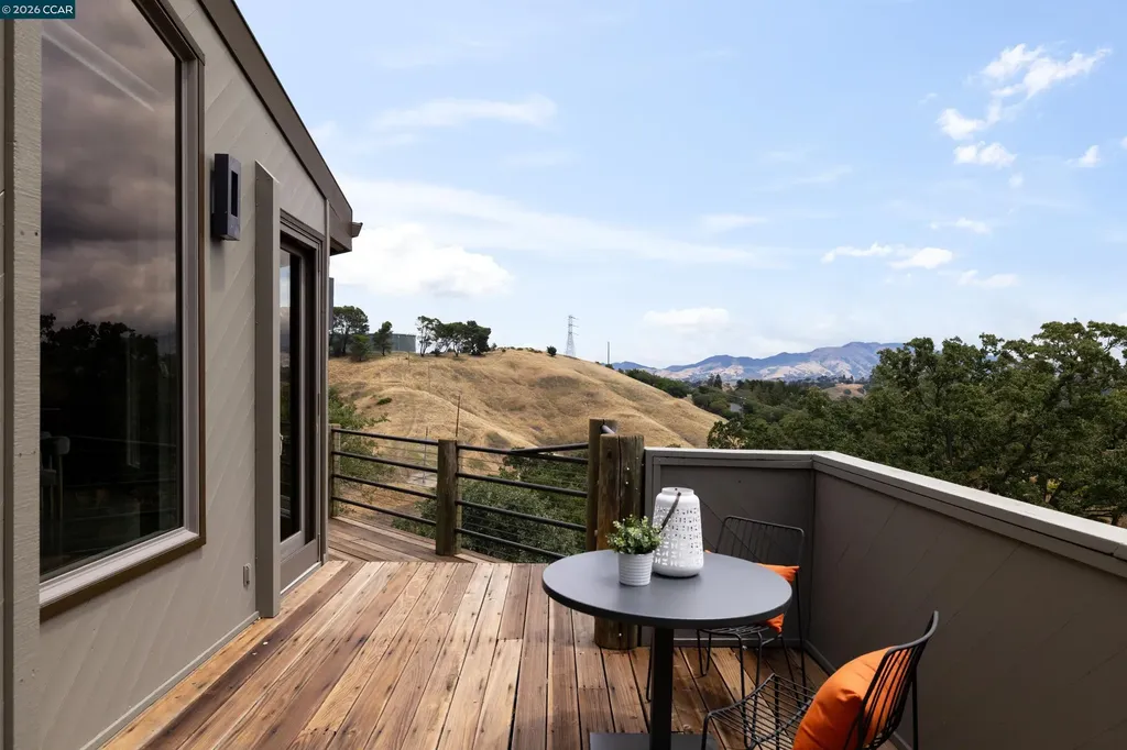 2 Leeward Glen Lafayette CA 94549
