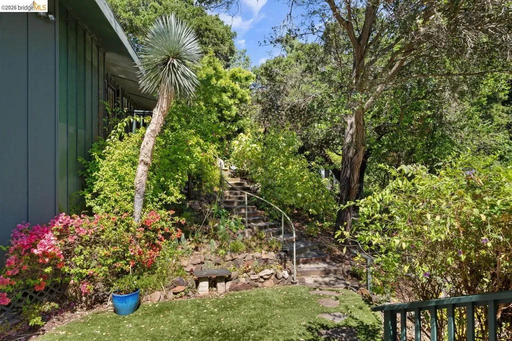 248 The Uplands Berkeley CA 94705