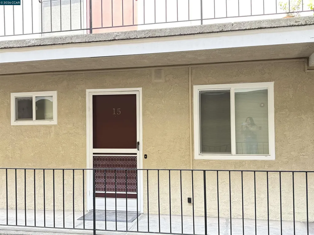 10 Moss Avenue Oakland CA 94610