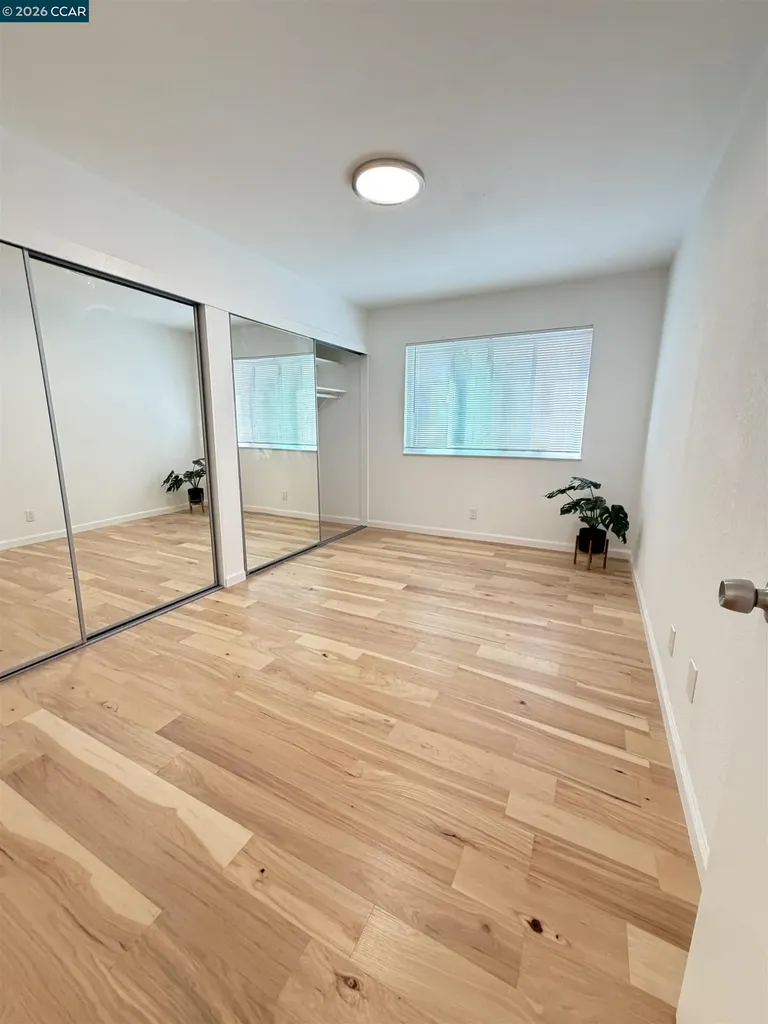 10 Moss Avenue Oakland CA 94610
