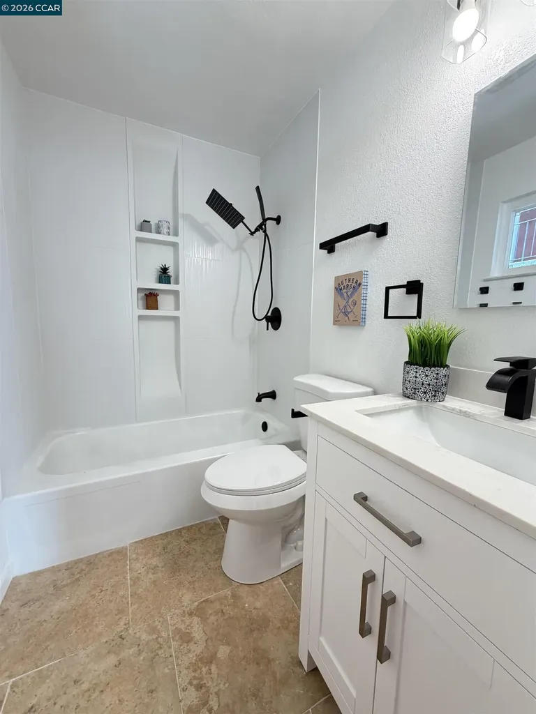 10 Moss Avenue Oakland CA 94610