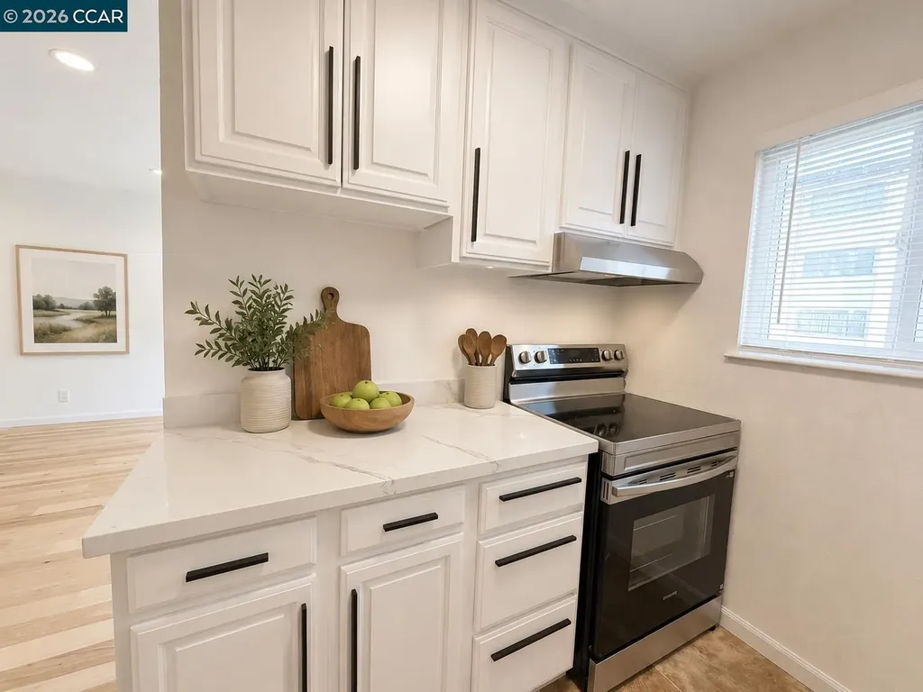 10 Moss Avenue Oakland CA 94610