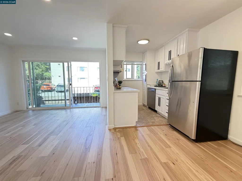 10 Moss Avenue Oakland CA 94610