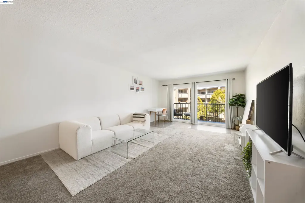 960 Shorepoint Court Alameda CA 94501