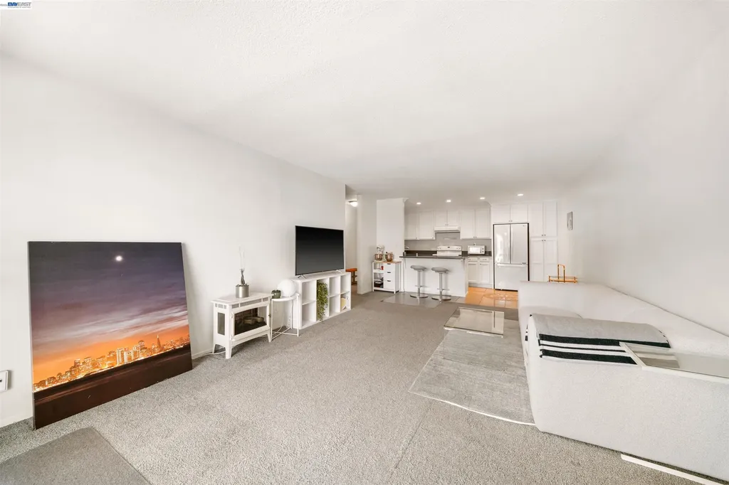 960 Shorepoint Court Alameda CA 94501