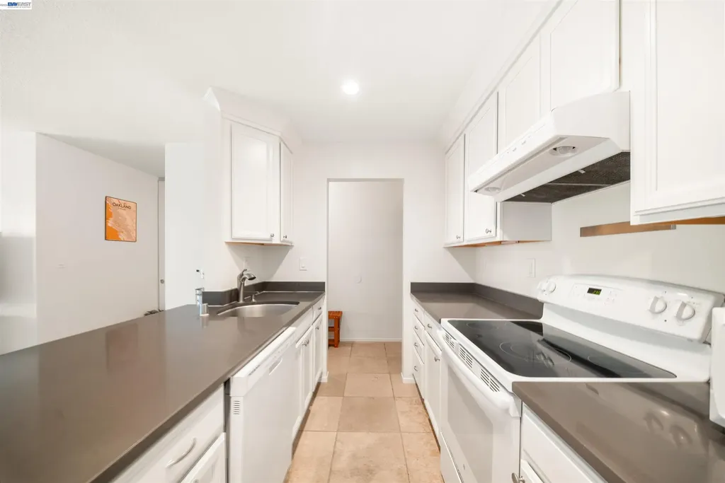 960 Shorepoint Court Alameda CA 94501