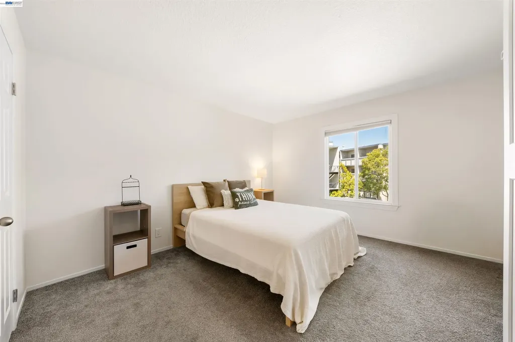 960 Shorepoint Court Alameda CA 94501