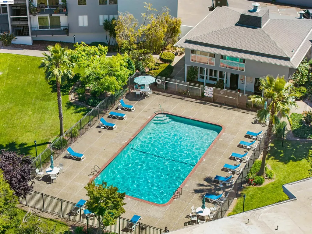960 Shorepoint Court Alameda CA 94501