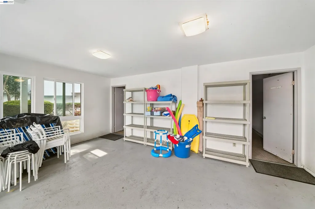 960 Shorepoint Court Alameda CA 94501