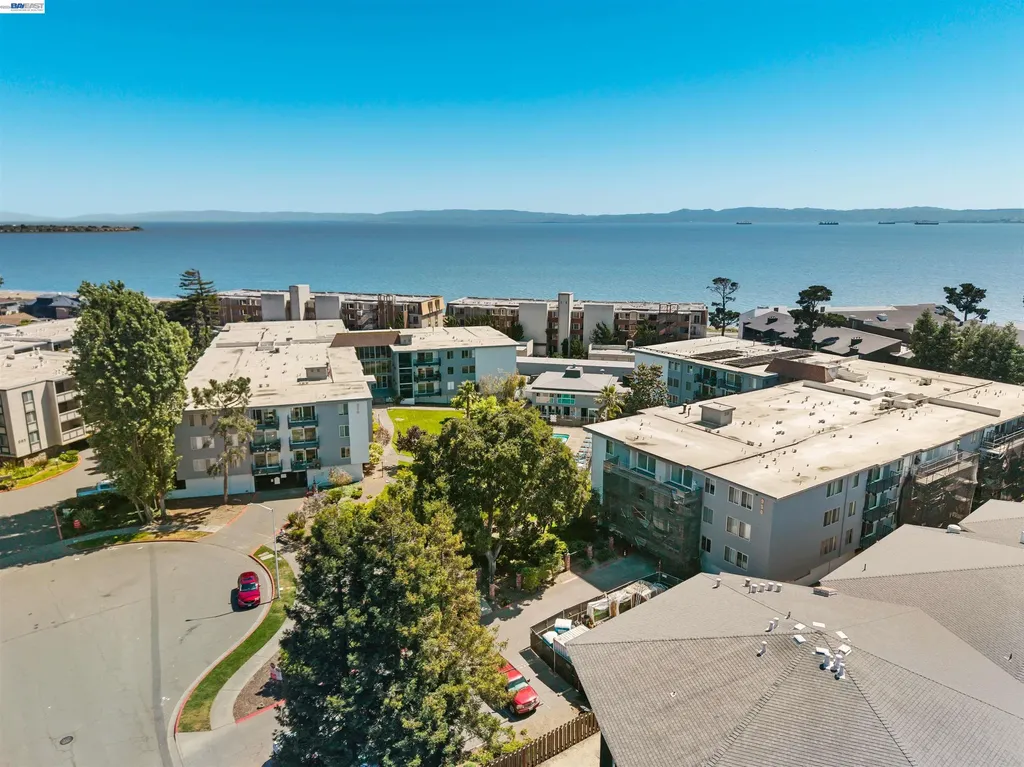 960 Shorepoint Court Alameda CA 94501