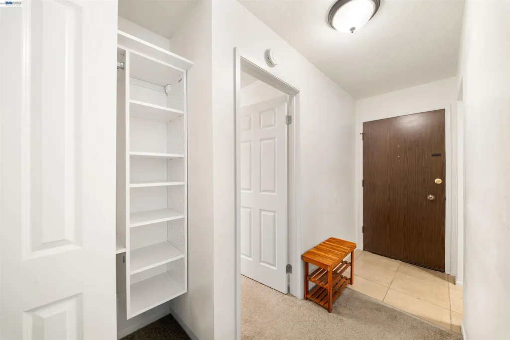 960 Shorepoint Court Alameda CA 94501