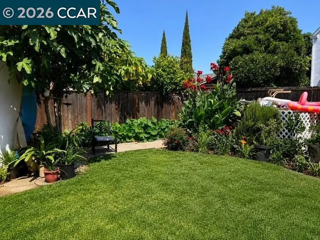 251 E 17th Street Pittsburg CA 94565