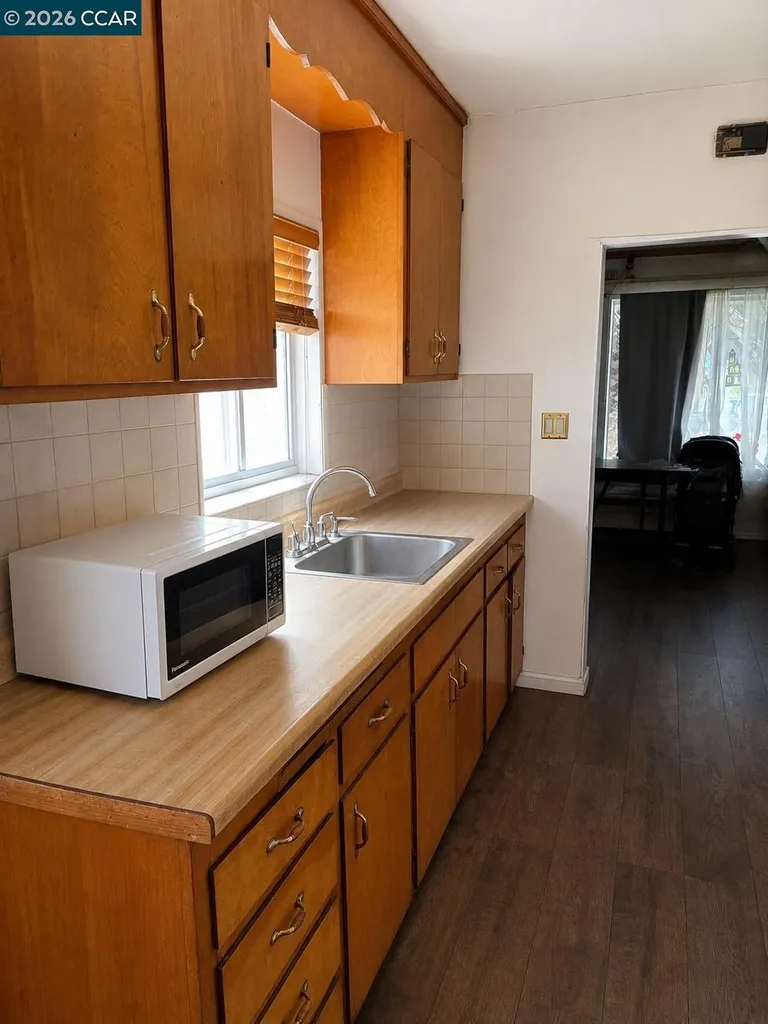 251 E 17th Street Pittsburg CA 94565