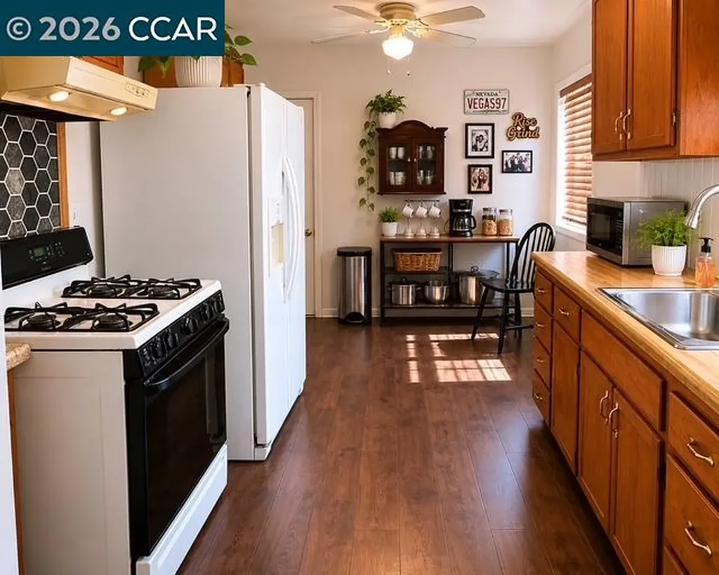 251 E 17th Street Pittsburg CA 94565