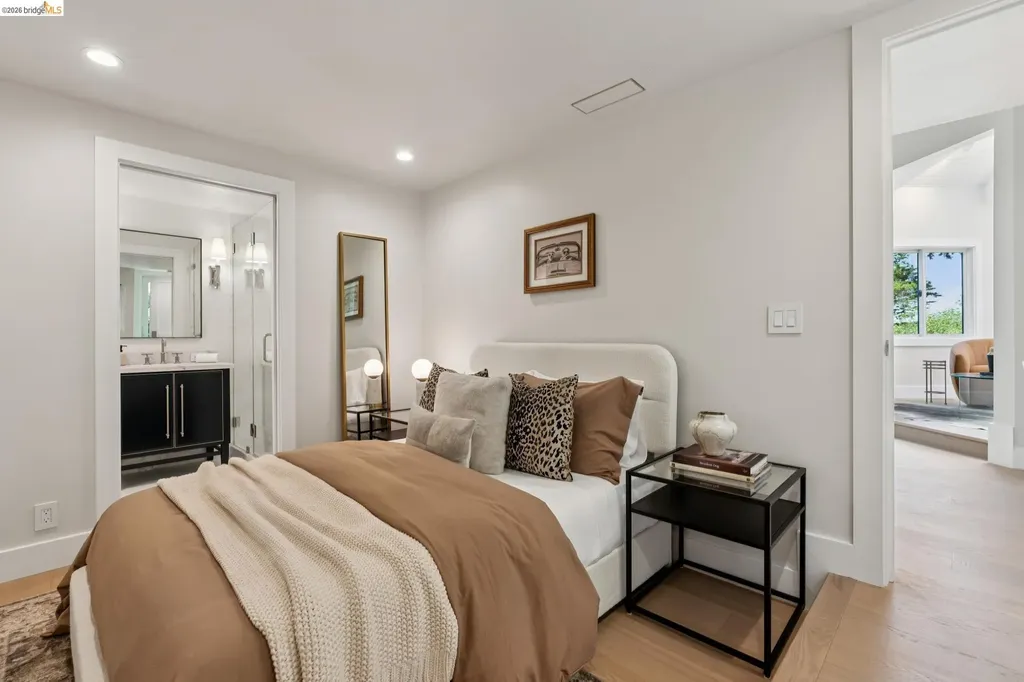 6200 Wood Drive Oakland CA 94611