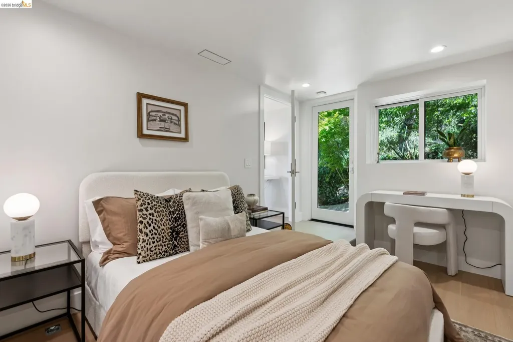 6200 Wood Drive Oakland CA 94611