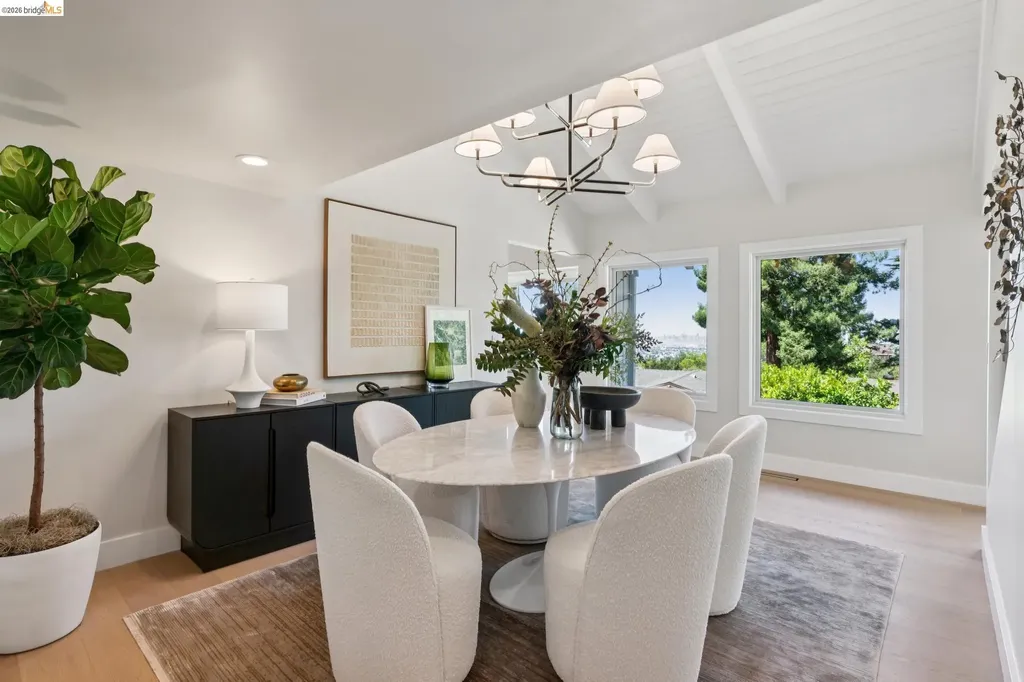 6200 Wood Drive Oakland CA 94611