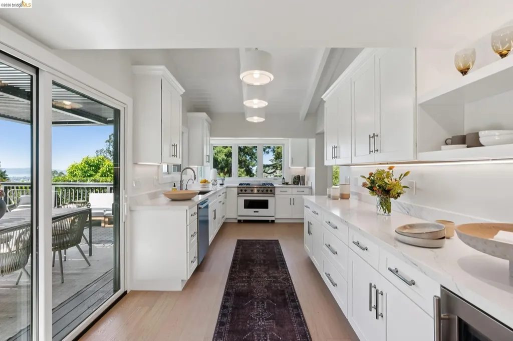 6200 Wood Drive Oakland CA 94611