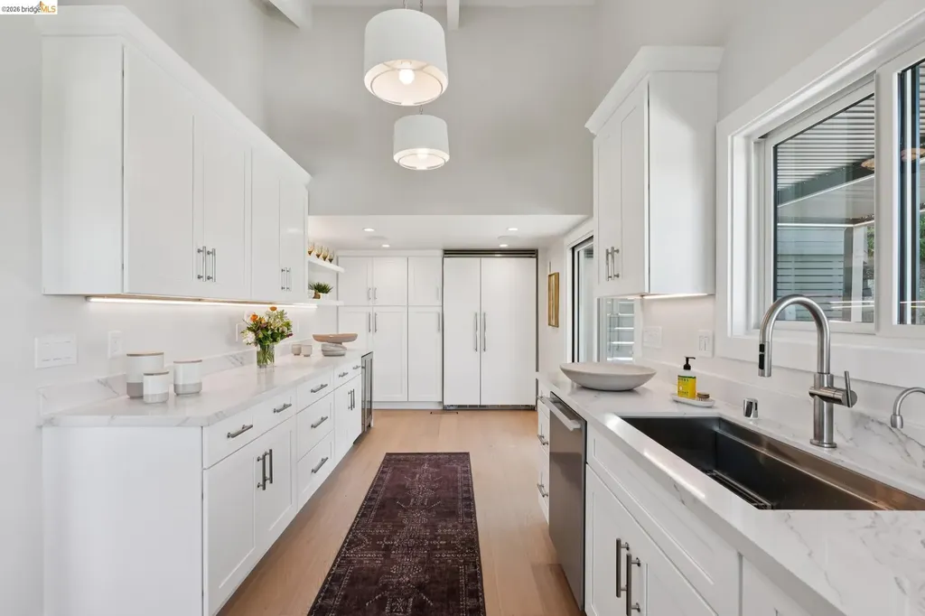 6200 Wood Drive Oakland CA 94611