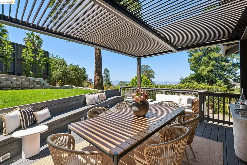 6200 Wood Drive Oakland CA 94611