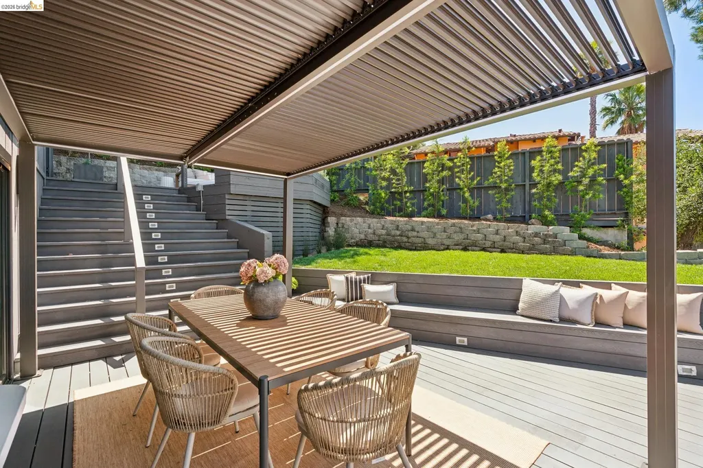 6200 Wood Drive Oakland CA 94611