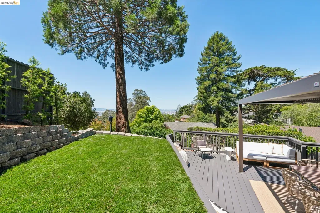 6200 Wood Drive Oakland CA 94611
