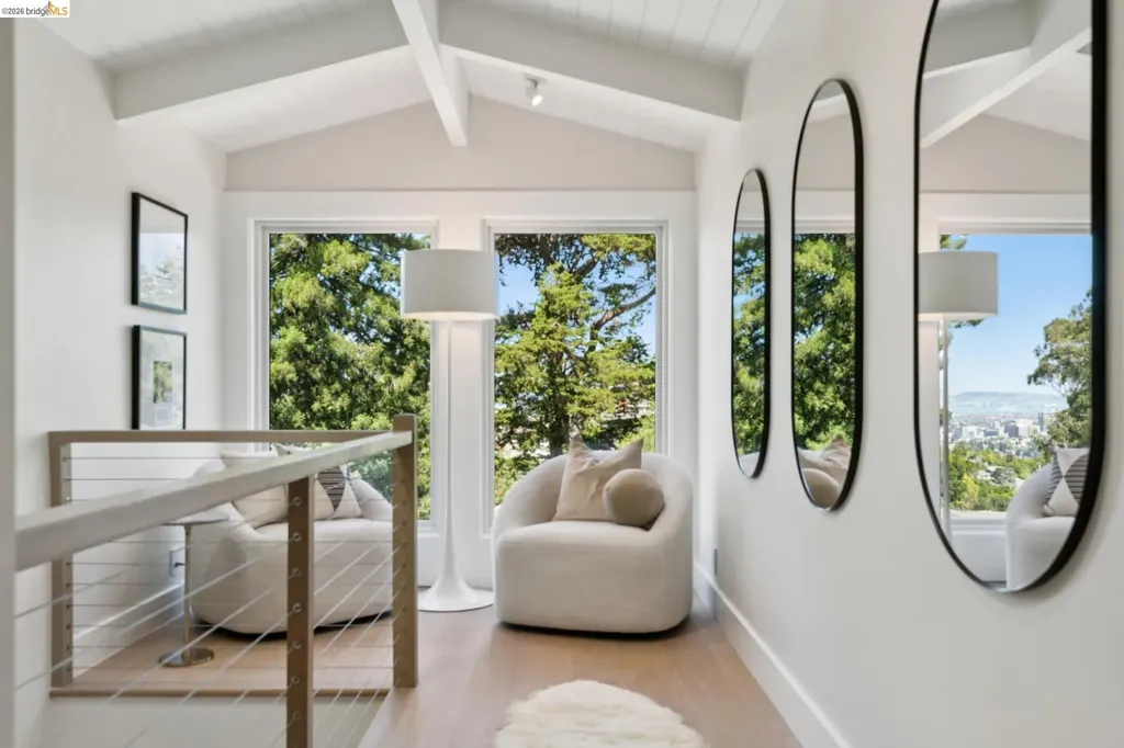 6200 Wood Drive Oakland CA 94611