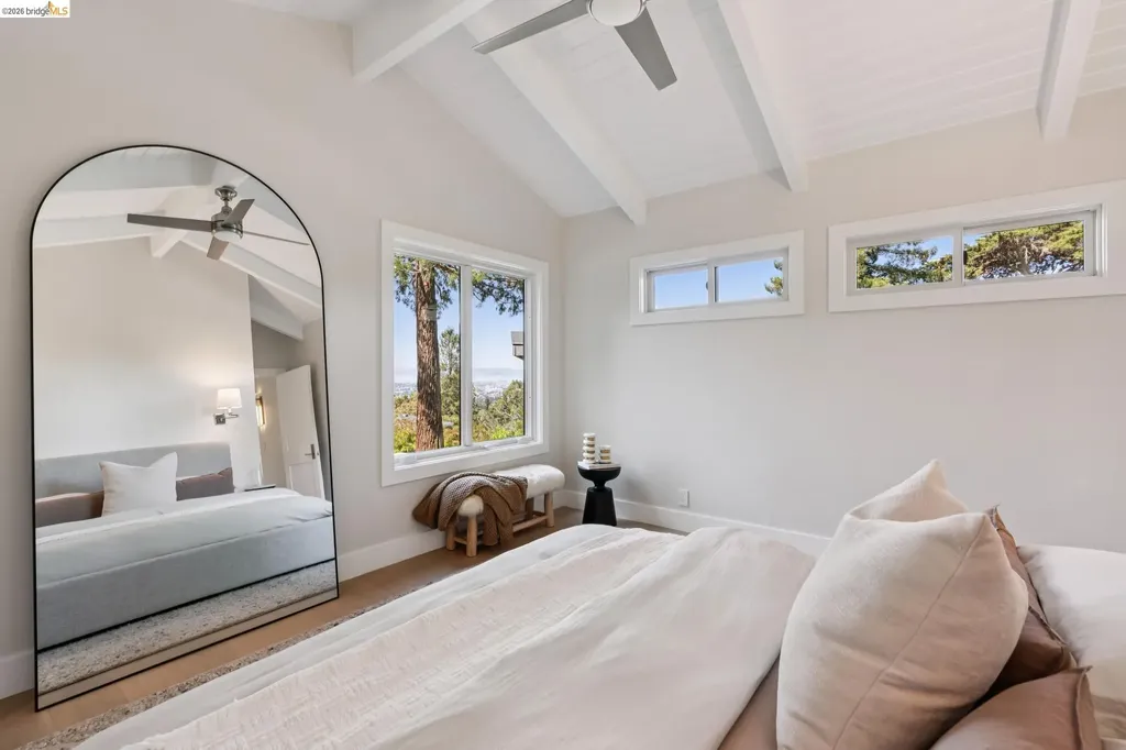 6200 Wood Drive Oakland CA 94611