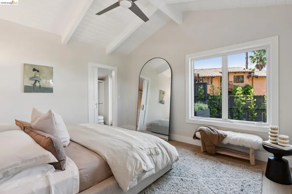 6200 Wood Drive Oakland CA 94611