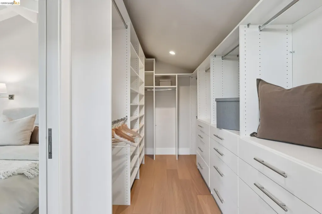 6200 Wood Drive Oakland CA 94611