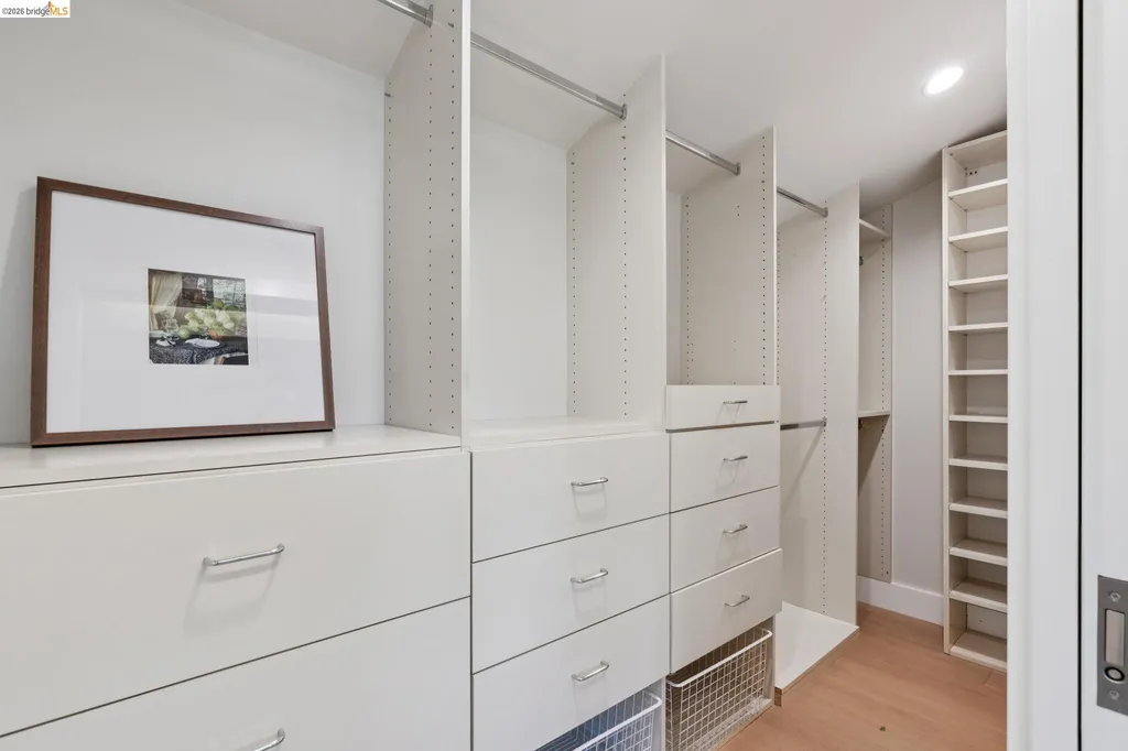 6200 Wood Drive Oakland CA 94611