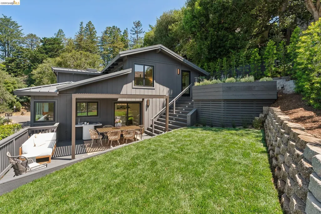 6200 Wood Drive Oakland CA 94611