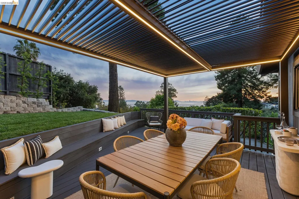 6200 Wood Drive Oakland CA 94611
