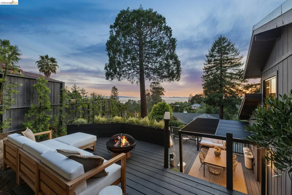 6200 Wood Drive Oakland CA 94611