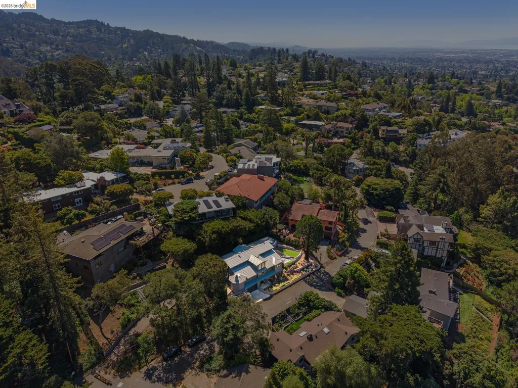 6200 Wood Drive Oakland CA 94611