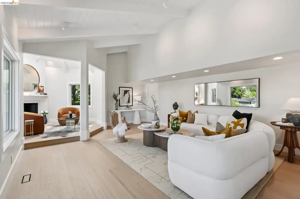 6200 Wood Drive Oakland CA 94611