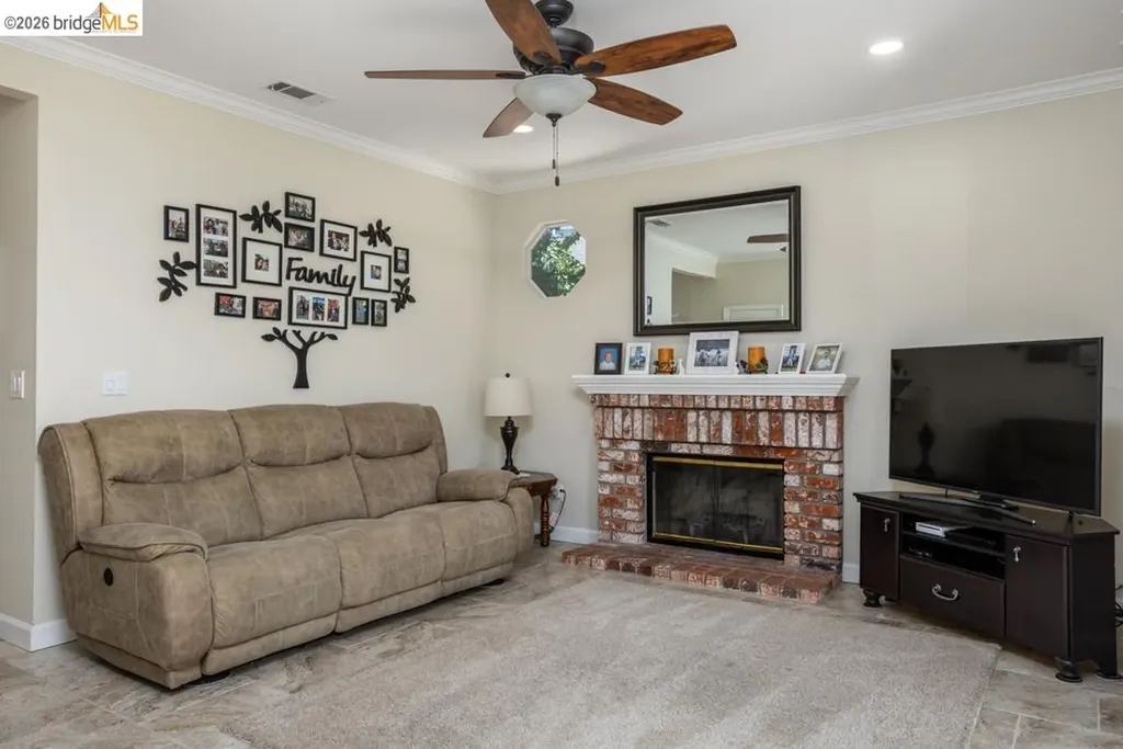 4166 Sequoia Oakley CA 94561