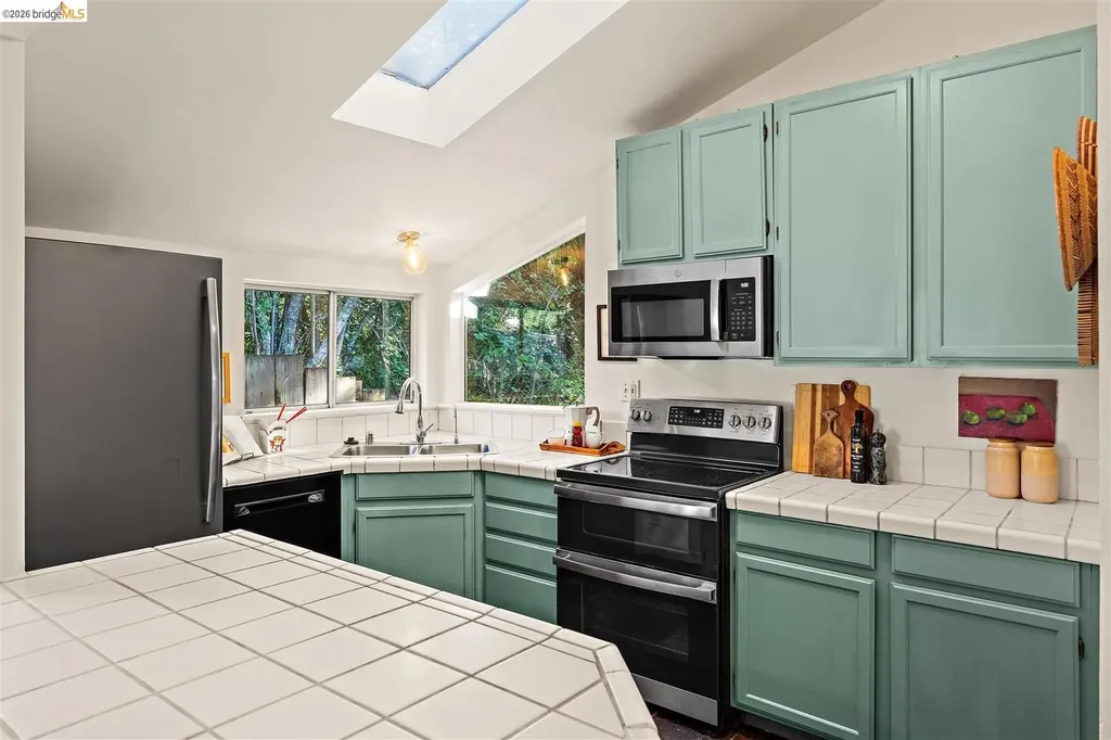 3001 Jordan Road Oakland CA 94602