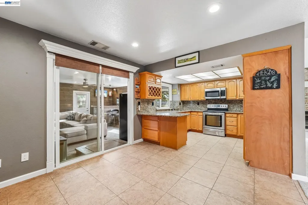 109 Crownpointe Drive Vallejo CA 94591