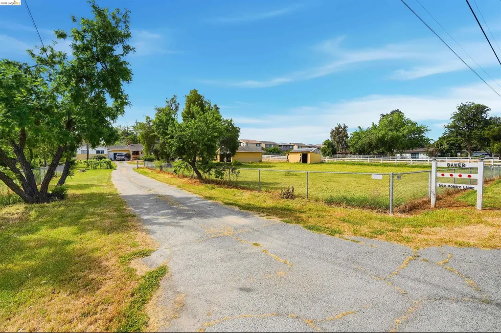 209 Honey Lane Oakley CA 94561