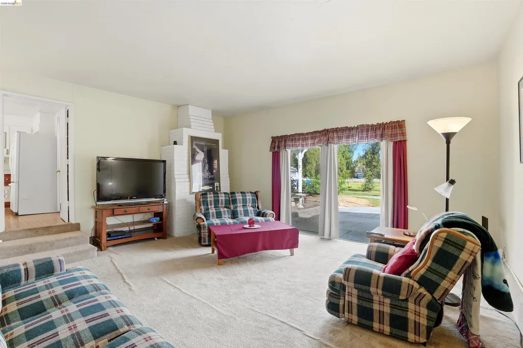 209 Honey Lane Oakley CA 94561